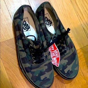 Brand new camo VANS